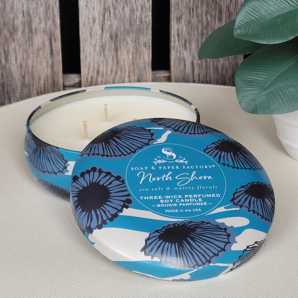 North Shore Sea Salt & Watery Florals Blue Tin 13oz Candle - Picture 3 of 7